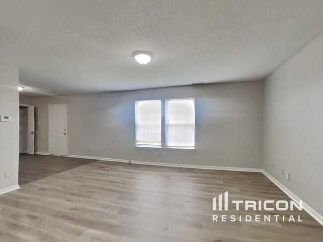 Building Photo - 2214 Summer Breeze Way