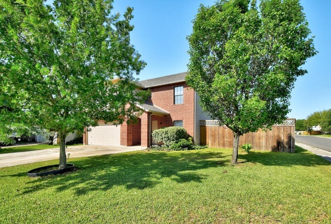 Building Photo - 400 Masonwood Dr