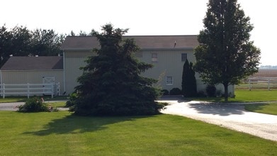 Building Photo - 1790 - 600 E S