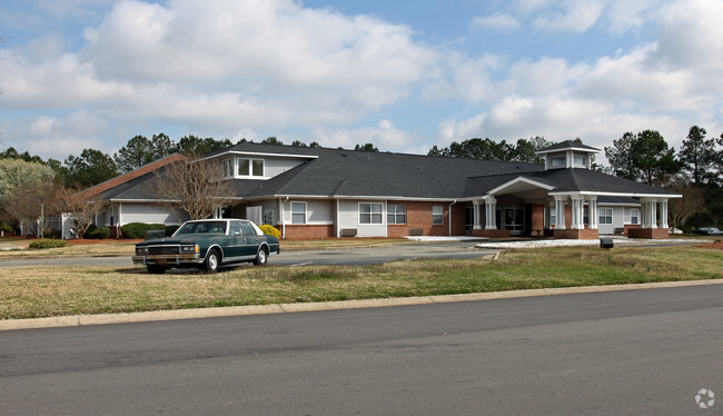 Building Photo - Pine Knoll Manor