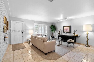 Building Photo - 9075 SW 48th Terrace