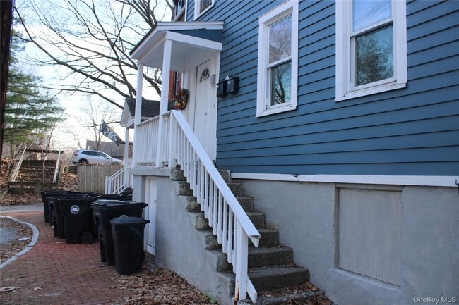 Building Photo - 52 S Bridge St