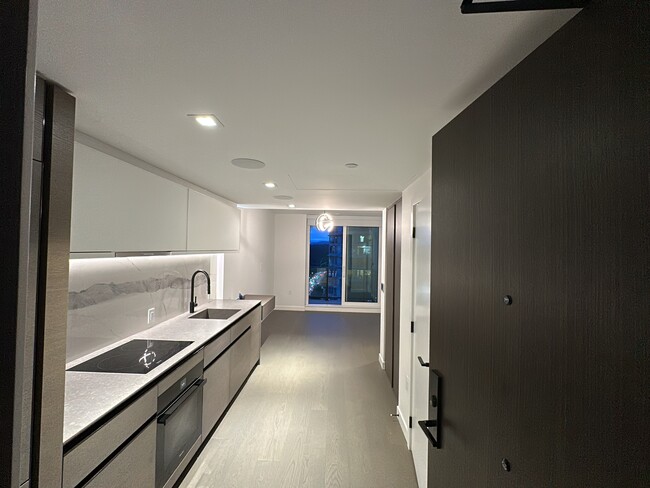 Building Photo - 620 Cardero St