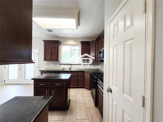 Building Photo - 7206 Bethany Bay Dr