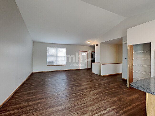 Foto del edificio - 1827 Woodside Drive