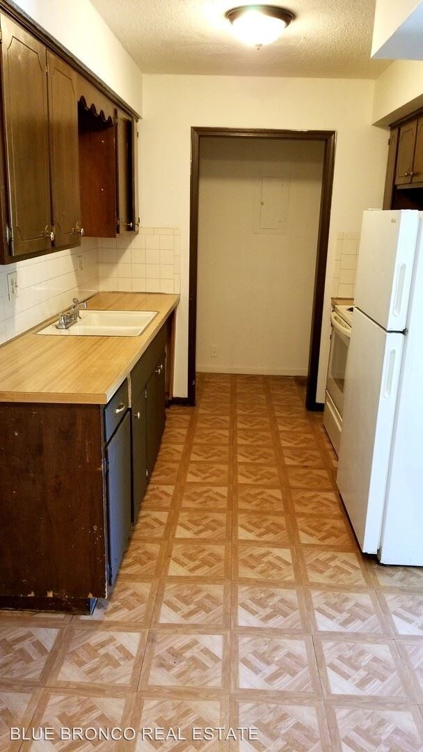 Foto del edificio - 6321-6327 N Wyandotte St