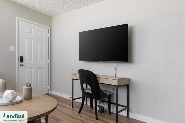 Building Photo - 5704 W Thomas Rd