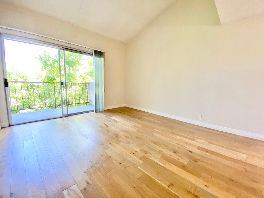 Foto principal - 959 S Gramercy Pl