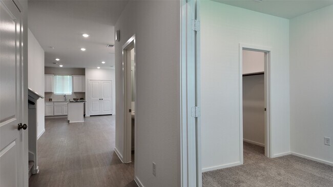 Foto del edificio - 15035 Rustic Moon Rd