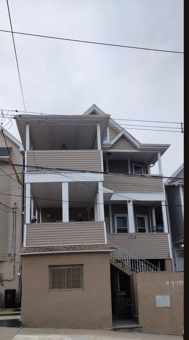 Building Photo - BENZIGER AVENUE