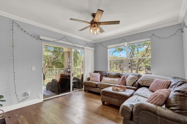 Foto del edificio - 1745 Palm Cove Blvd