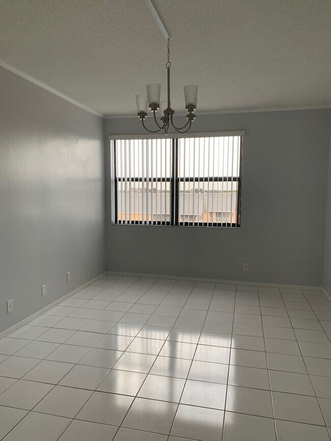 Foto del edificio - 5855 Midnight Pass Rd