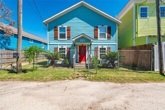 Building Photo - 909 32nd St