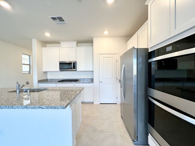 Foto del edificio - COMING SOON BRAND NEW 2-STORY 4BD/ 2.5 BA HOME WITH STRIP & MOUNTAIN VIEWS!