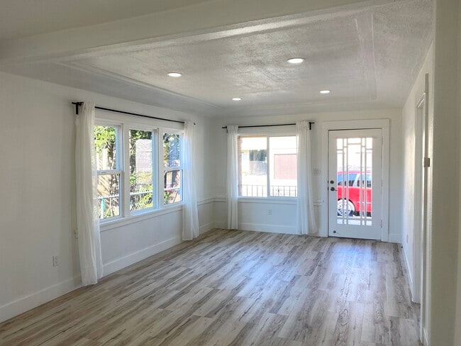 Building Photo - 467 42nd St