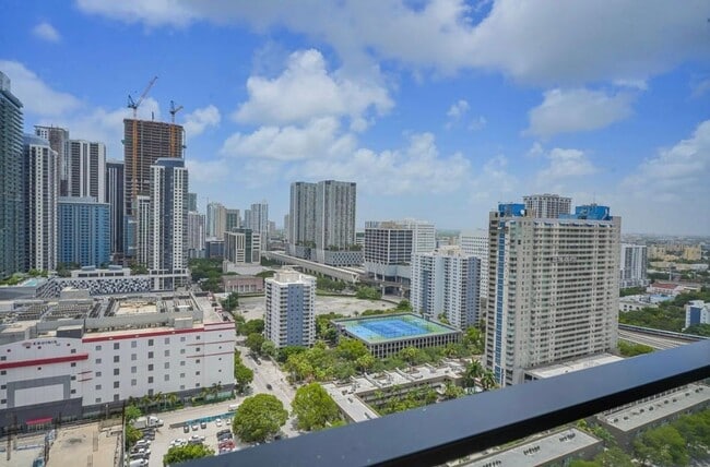 Foto del edificio - 20 NE 11th St
