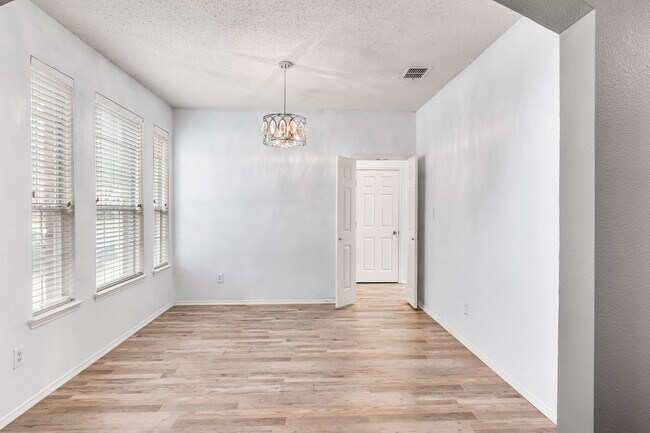 Foto del edificio - 1312 Edgemont Dr