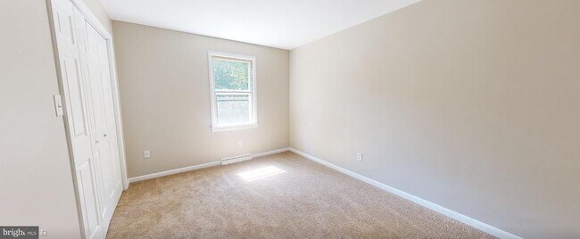 Building Photo - 10879 Clarksville Pike