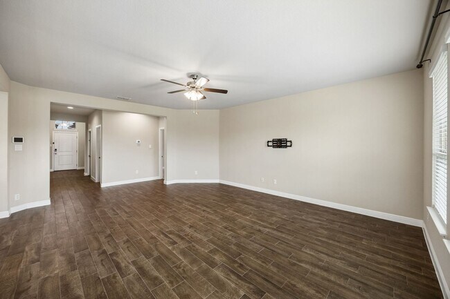 Foto del edificio - You won't believe it, move-in ready 3/2 in the sought after Bridgeview Community.