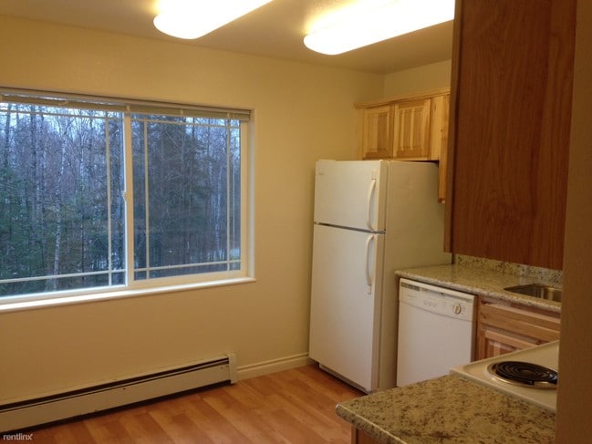 Building Photo - 2 br, 1 bath 4plex - 3001 W Sakai St  1 Bath