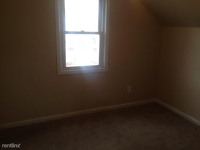 Building Photo - 62 Abbott St