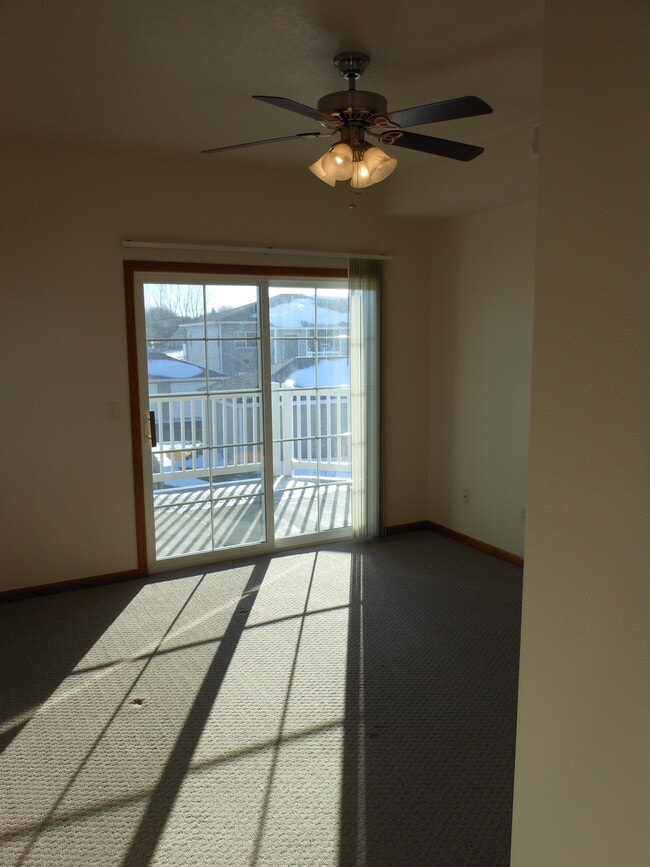 Foto del edificio - 1323 Main Ave S