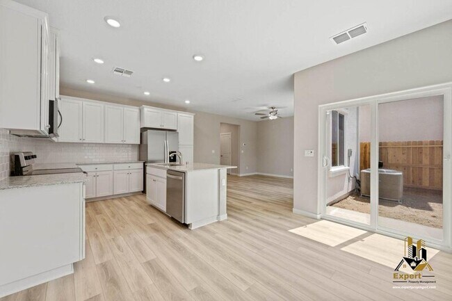 Foto del edificio - 2725 Bedell St