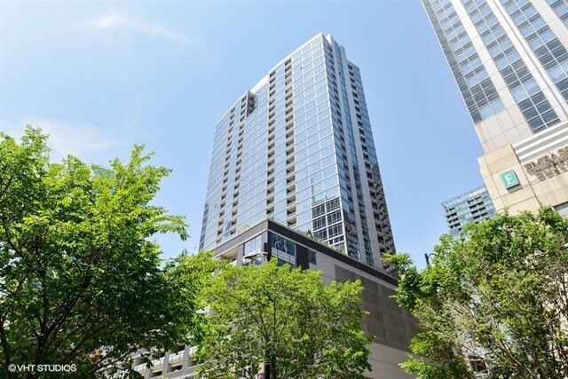 Foto principal - 240 E Illinois St