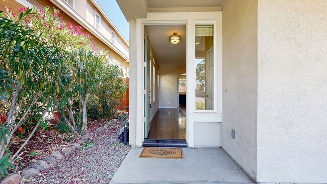 Building Photo - Coming Soon! Beautiful 3 bedroom 2.5 bath ...