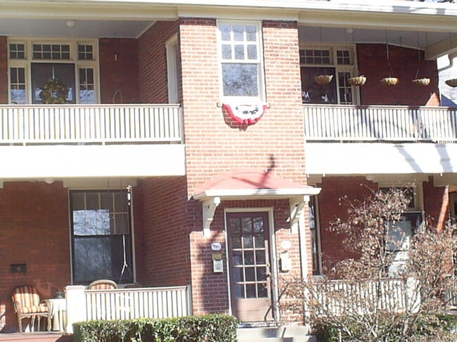 Building Photo - 155 Holbrook Ave