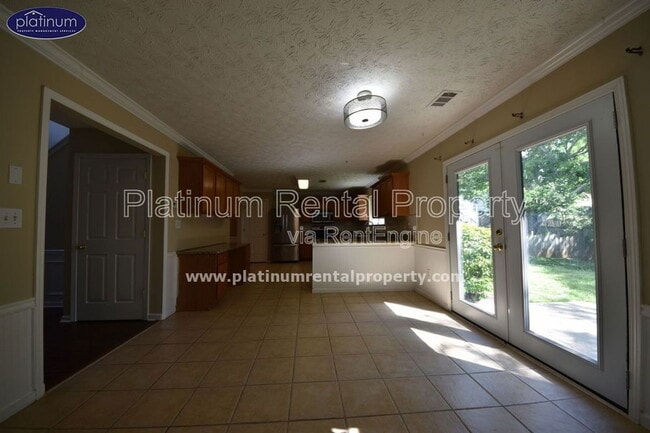 Building Photo - 1325 Holleybrooke Dr