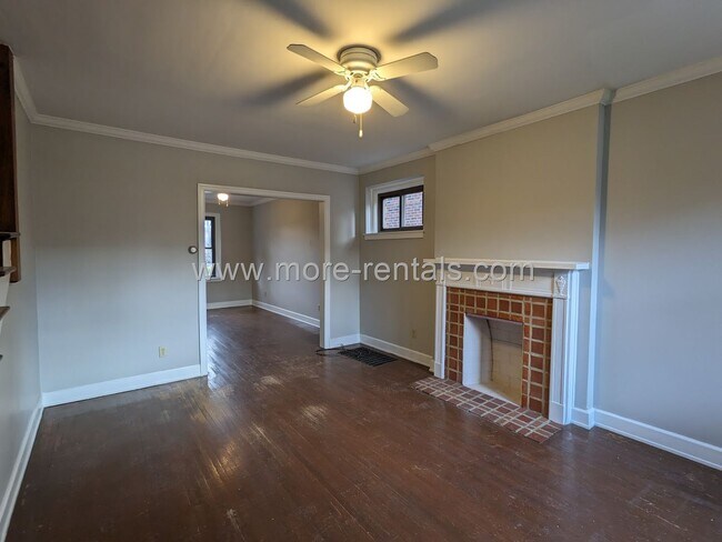 Foto del edificio - 1692-1698 Wyantdotte Rd