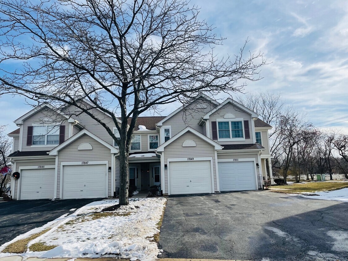 Primary Photo - 17849 W Salisbury Dr