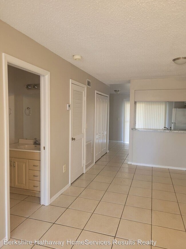 Building Photo - 2 br, 2.5 bath House - 3102 Enclave Ct