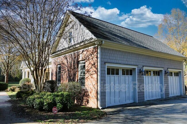 Building Photo - 2416 Kirks Ridge Dr