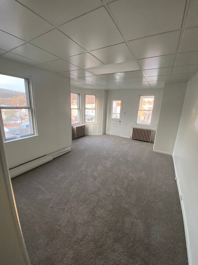 master bedroom - 551 S 18th St