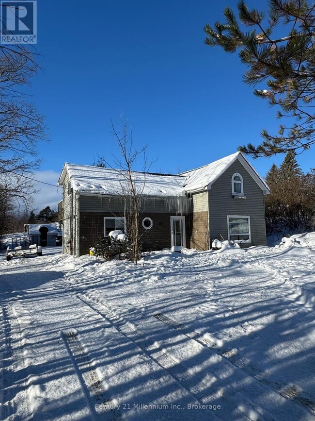Building Photo - 124 Main St