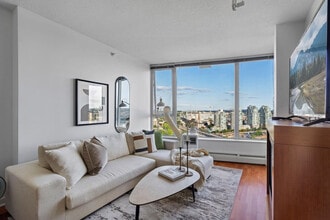 Building Photo - 688 Abbott St