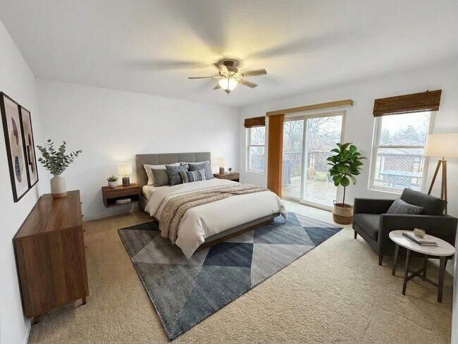 Photo du bâtiment - Sun-Filled Spacious 1BR | Vaulted Ceilings, Private Terrace & In-Suite Laundry — East Mountain