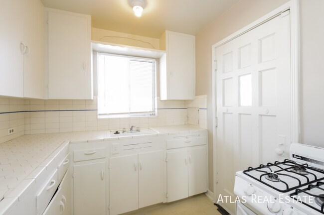 Foto del edificio - 7121 E 60th Way