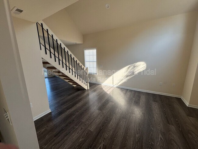 Foto del edificio - 459 Charter Oak Dr