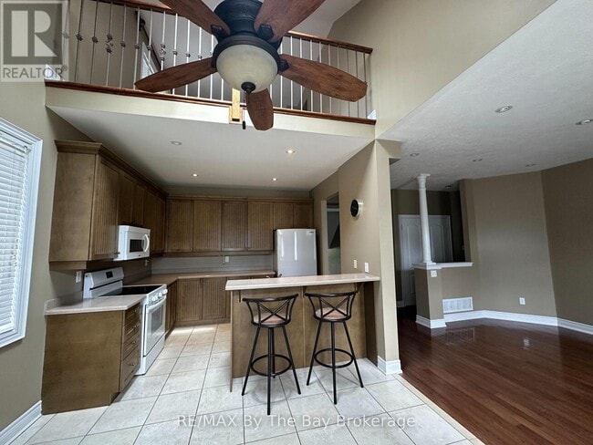 Building Photo - 64 Oriole Crescent