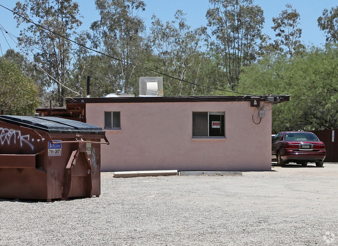 Building Photo - 3038 N Richey Blvd