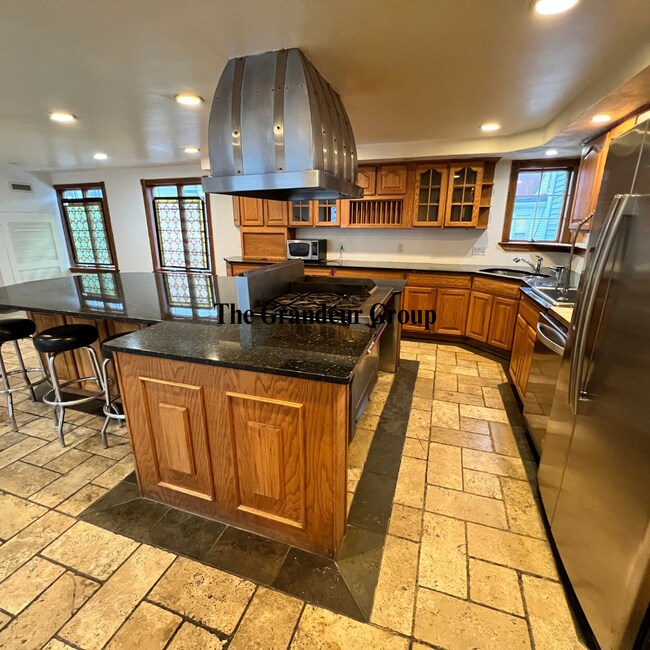 Foto del edificio - 23 Forest St