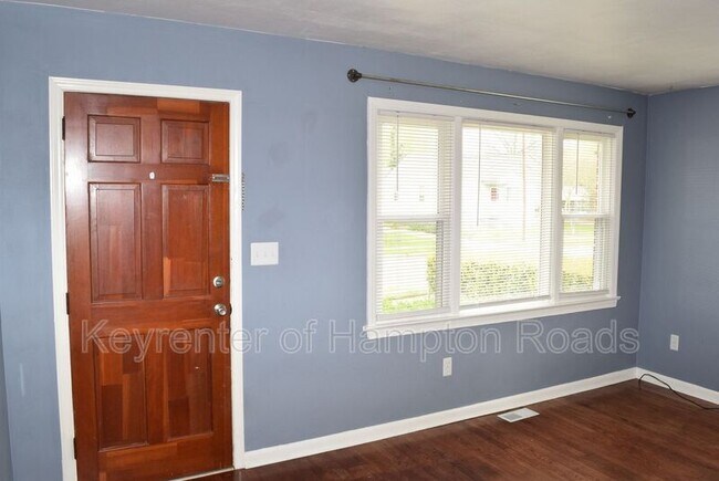 Building Photo - 9286 Marlow Ave