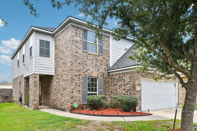 Foto del edificio - 1226 Newsome Glenn Dr