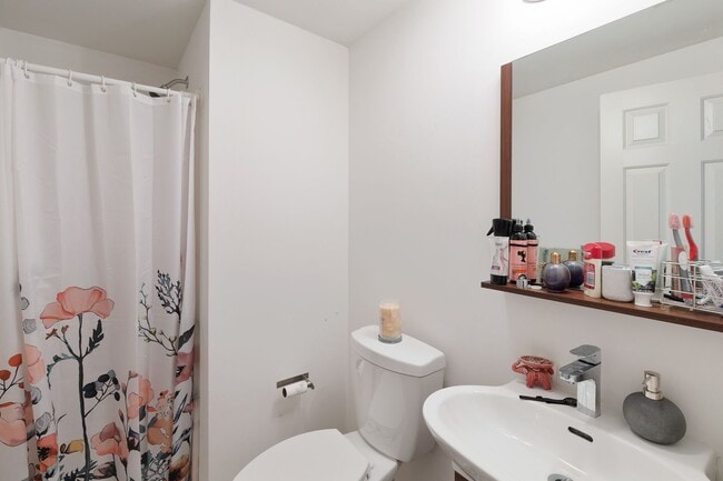 Photo - 1628 Willington St Apartment