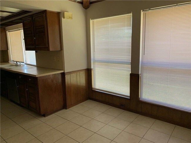 Building Photo - 2311 Promontory Point