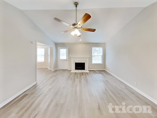 Building Photo - 1116 S Hampton Cl