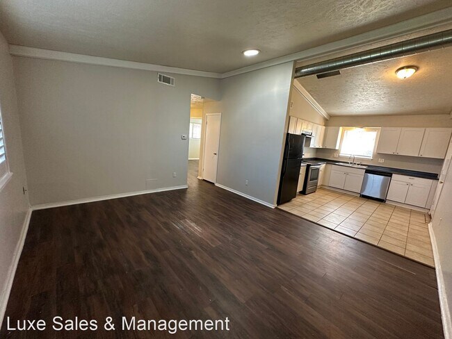 Building Photo - 3 br, 1 bath House - 1252 NW 101st Street